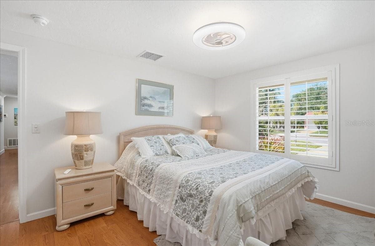 1129 Riviera StVenice, FL 34285 - 1129 RIVIERA ST, VENICE