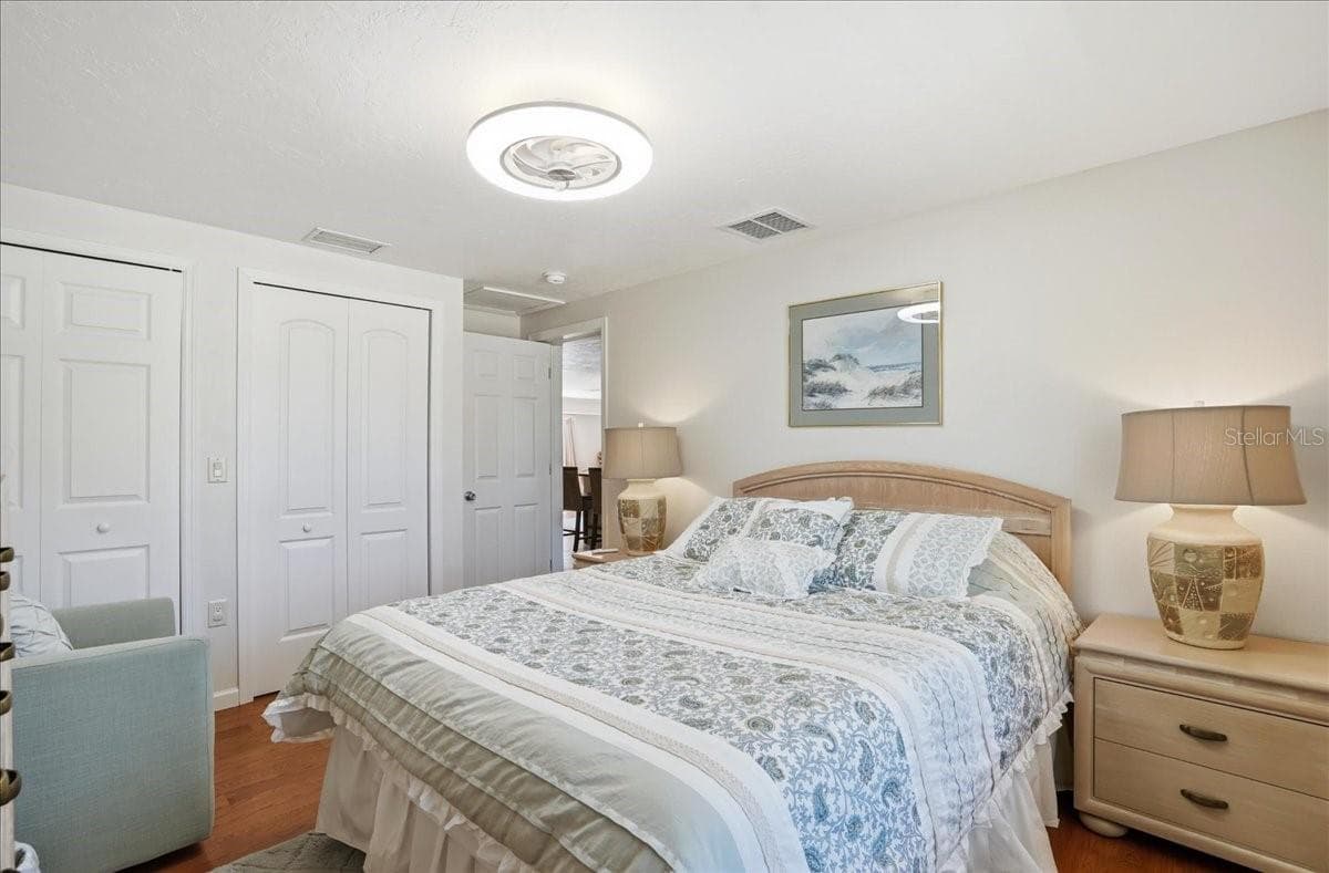 1129 Riviera StVenice, FL 34285 - 1129 RIVIERA ST, VENICE