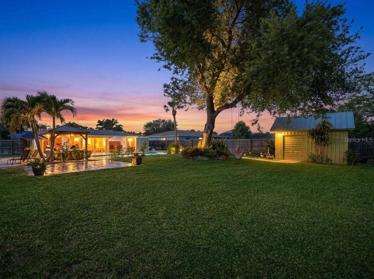 1129 Riviera StVenice, FL 34285 - 1129 RIVIERA ST, VENICE