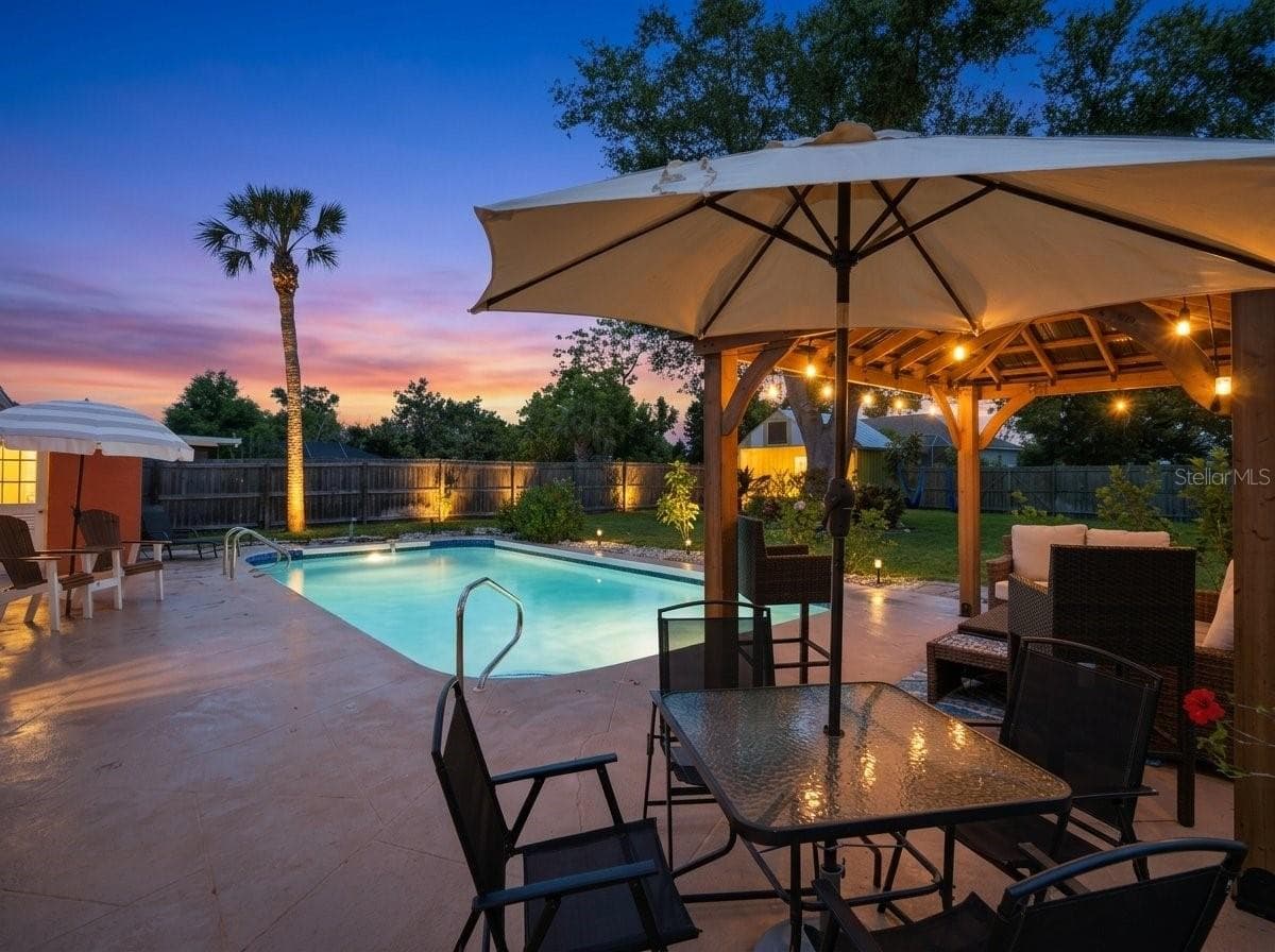 1129 Riviera StVenice, FL 34285 - 1129 RIVIERA ST, VENICE