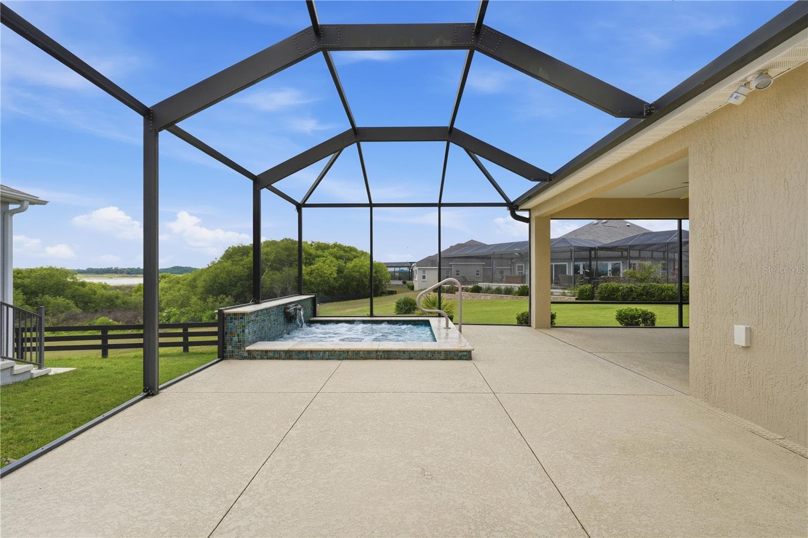 Enjoy a private in-ground spa while relaxing with the lake view - 1166 BLOUNT AVE, THE VILLAGES