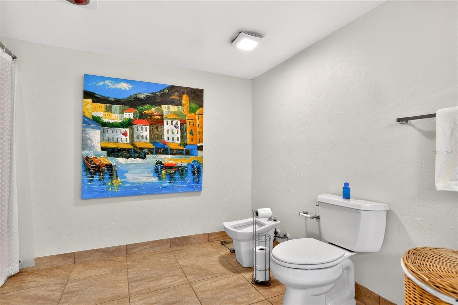 Primary bath - 3743 S ATLANTIC AVE #7A00, DAYTONA BEACH
