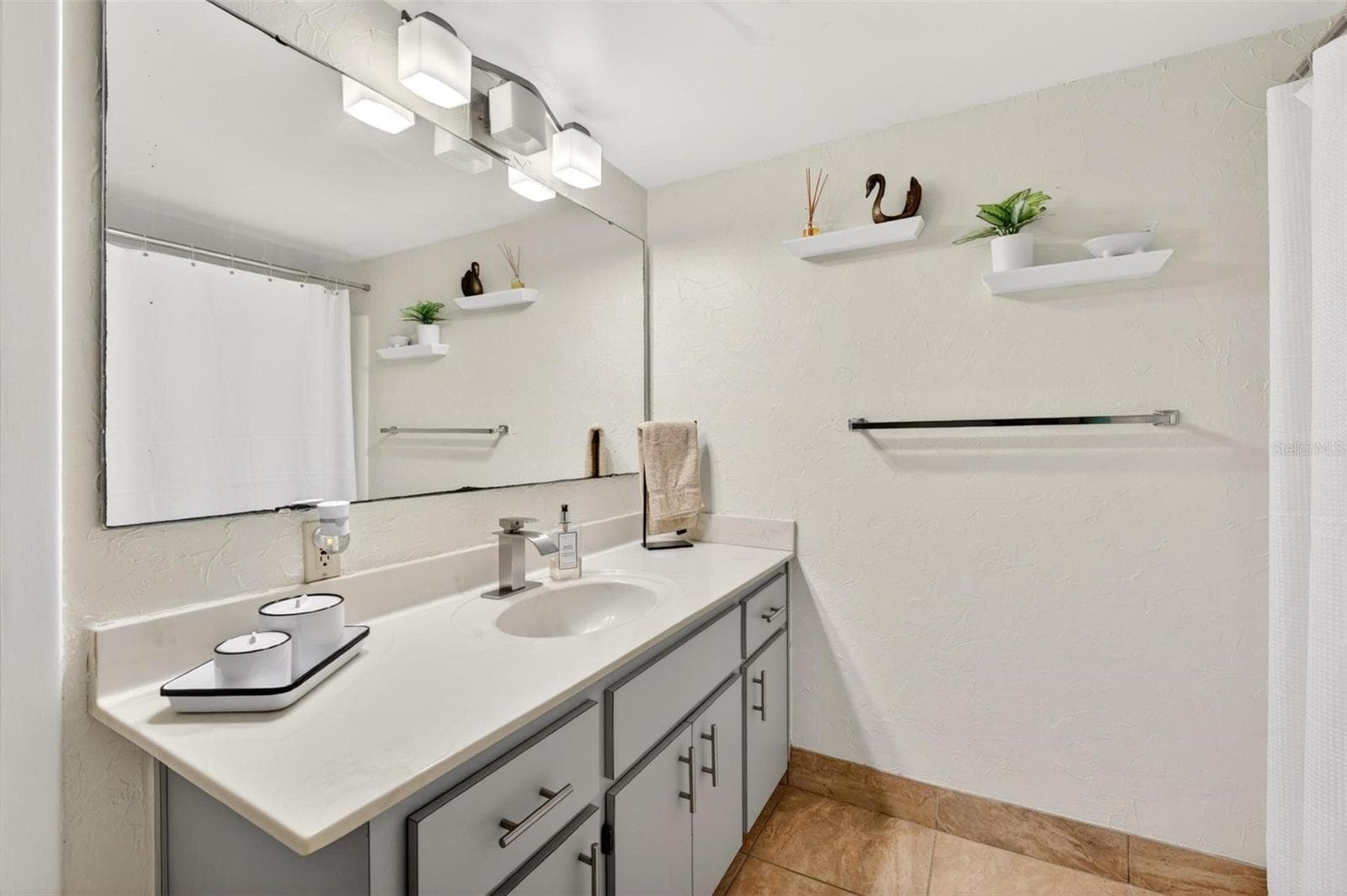 Bath 2 - 3743 S ATLANTIC AVE #7A00, DAYTONA BEACH