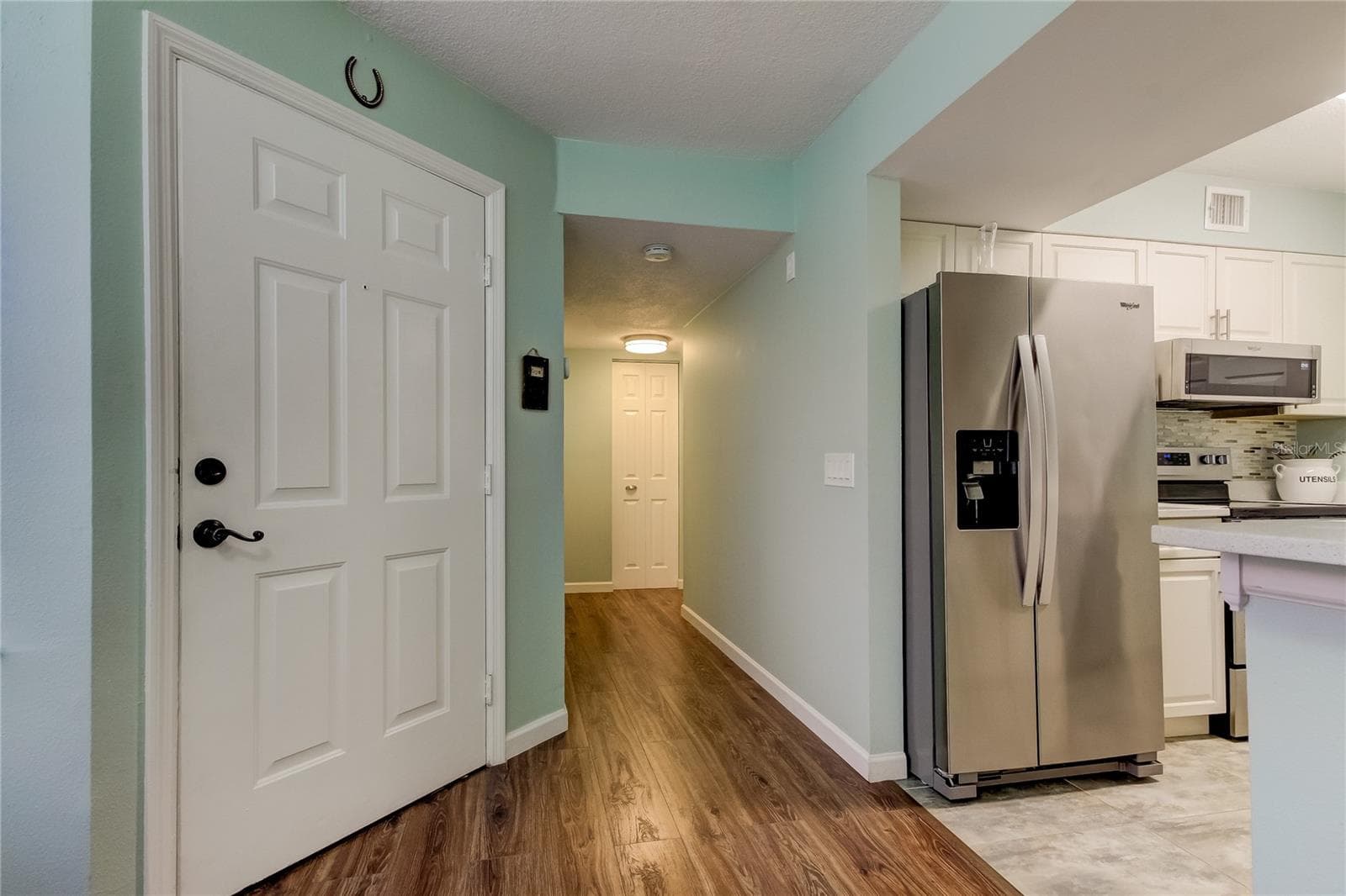 Condominium at 2400 FEATHER SOUND DR #1228, CLEARWATER, photo 9 of 45