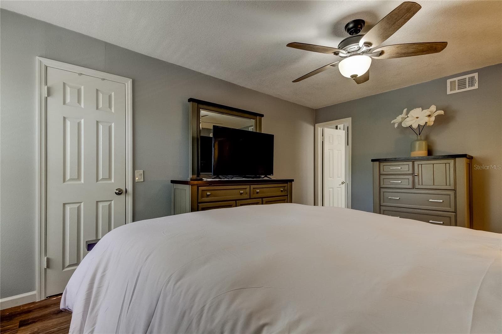 Primary Bedroom - 2400 FEATHER SOUND DR #1228, CLEARWATER