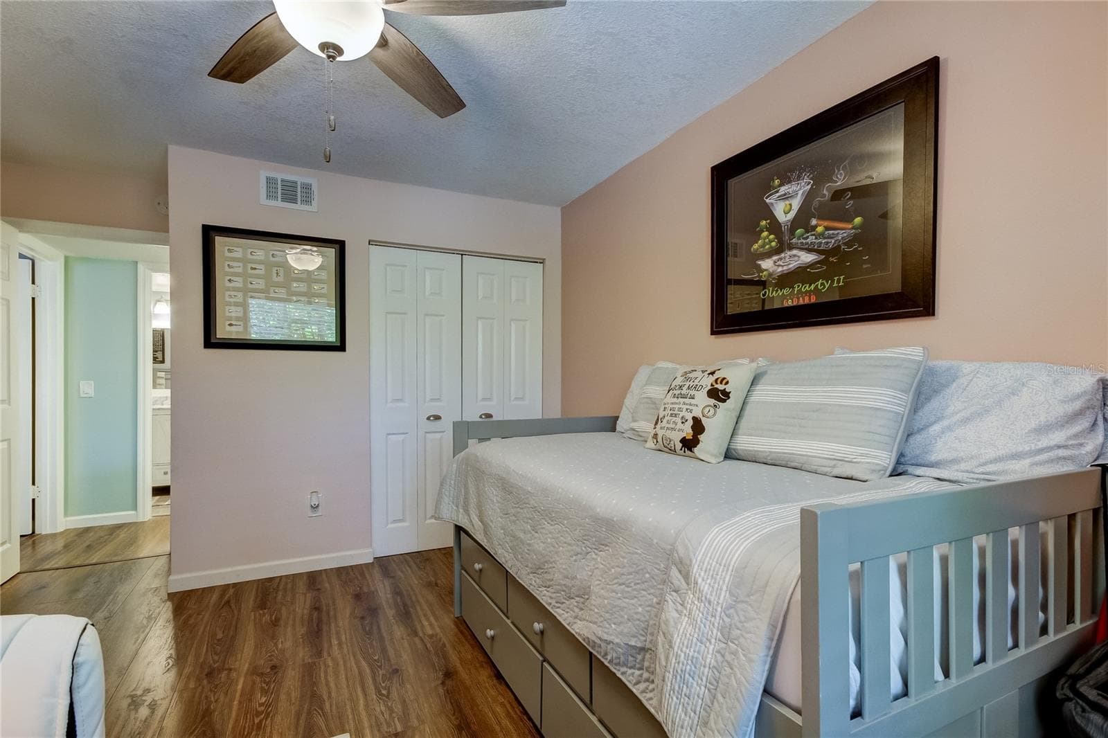 Guest Bedroom - 2400 FEATHER SOUND DR #1228, CLEARWATER