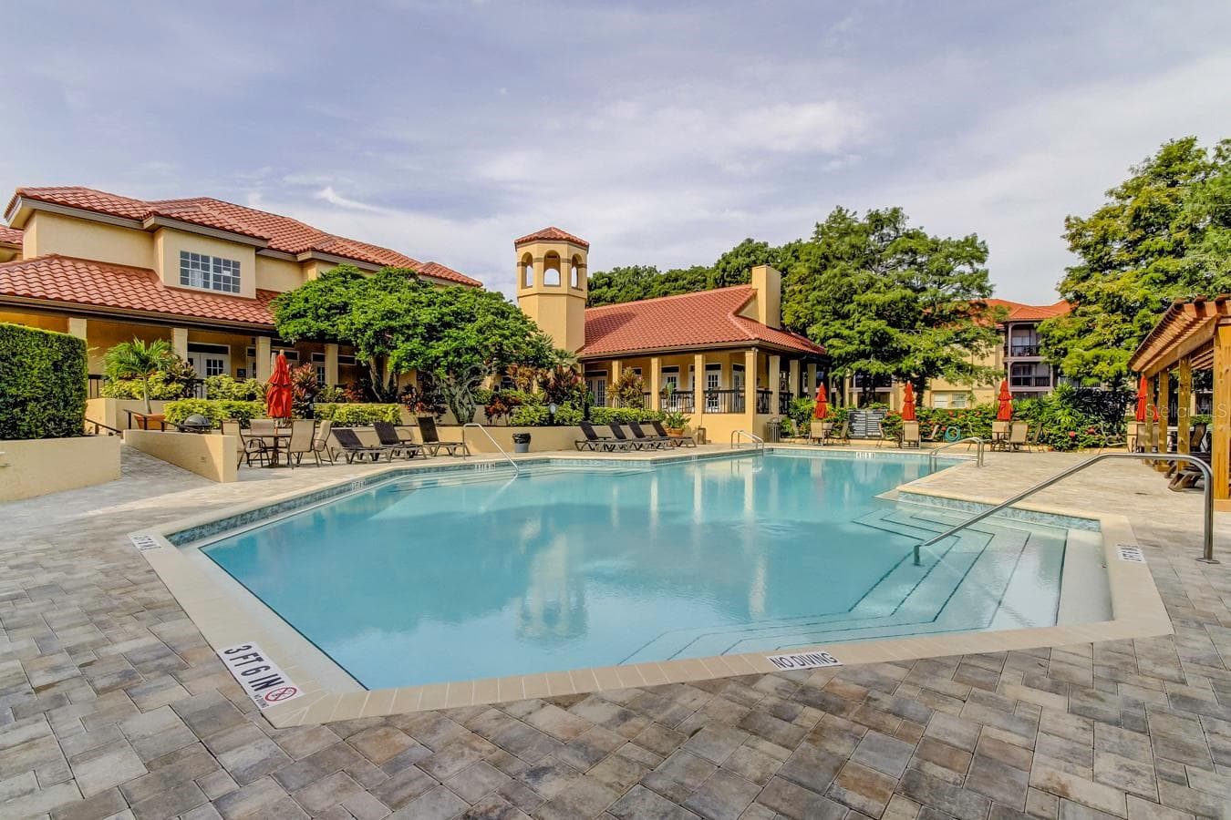 Resort Style Pool Area - 2400 FEATHER SOUND DR #1228, CLEARWATER