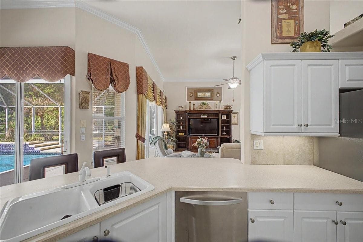 Single Family Residence at 11 CRESCENT LAKE WAY, ORMOND BEACH, photo 9 of 50
