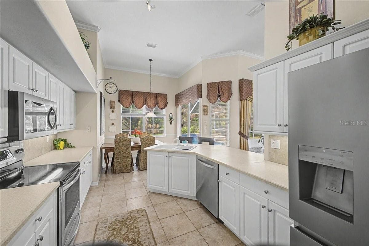 Single Family Residence at 11 CRESCENT LAKE WAY, ORMOND BEACH, photo 13 of 50