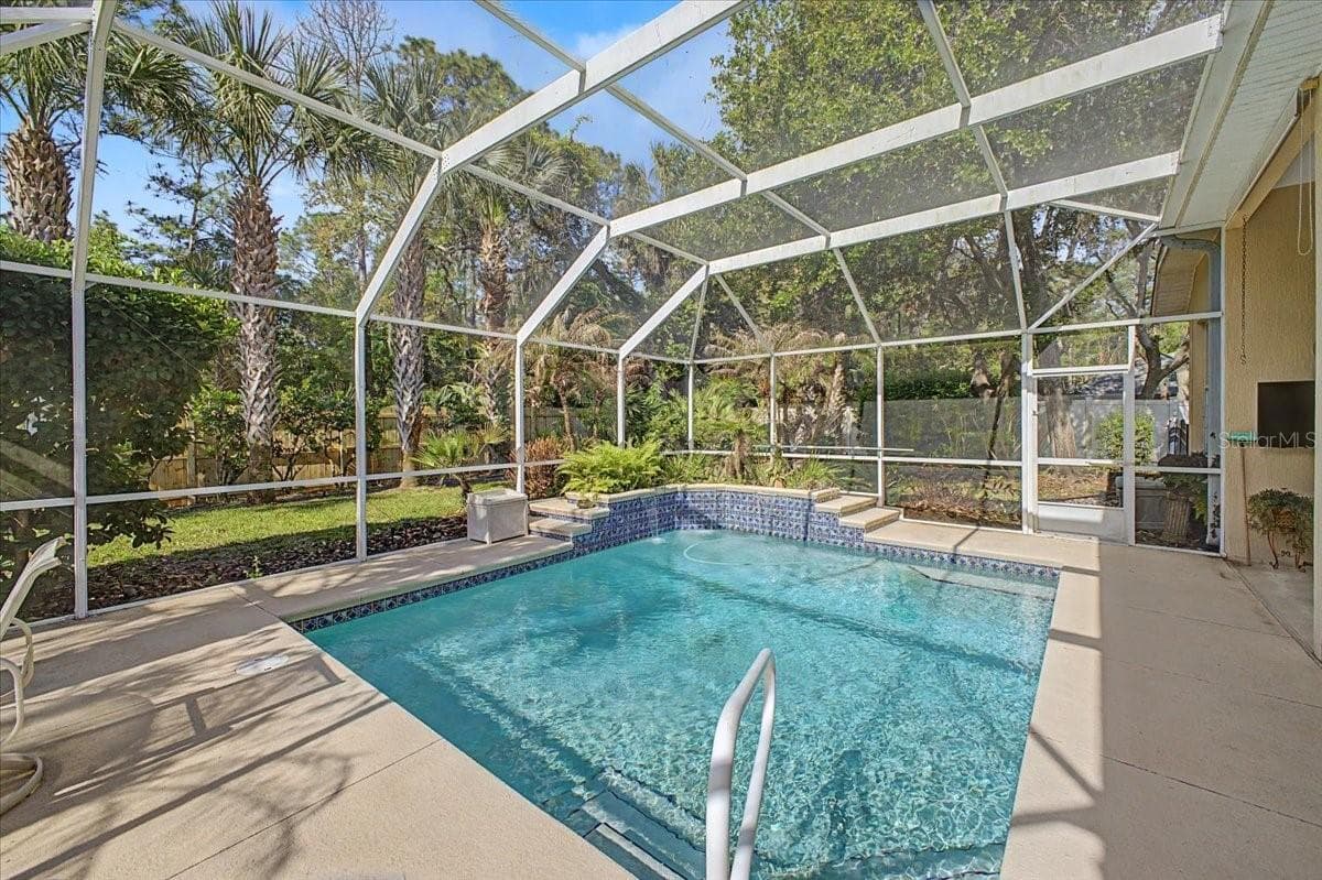 Single Family Residence at 11 CRESCENT LAKE WAY, ORMOND BEACH, photo 31 of 50