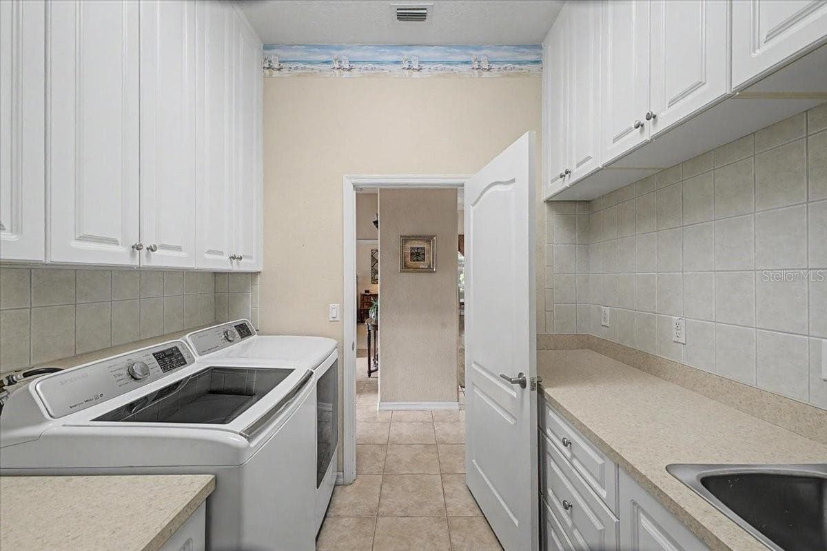 Single Family Residence at 11 CRESCENT LAKE WAY, ORMOND BEACH, photo 40 of 50