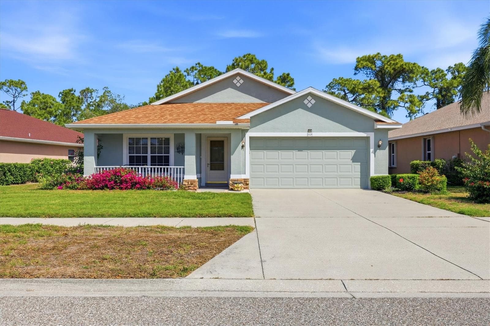 large drive way - 1528 SCARLETT AVE, NORTH PORT