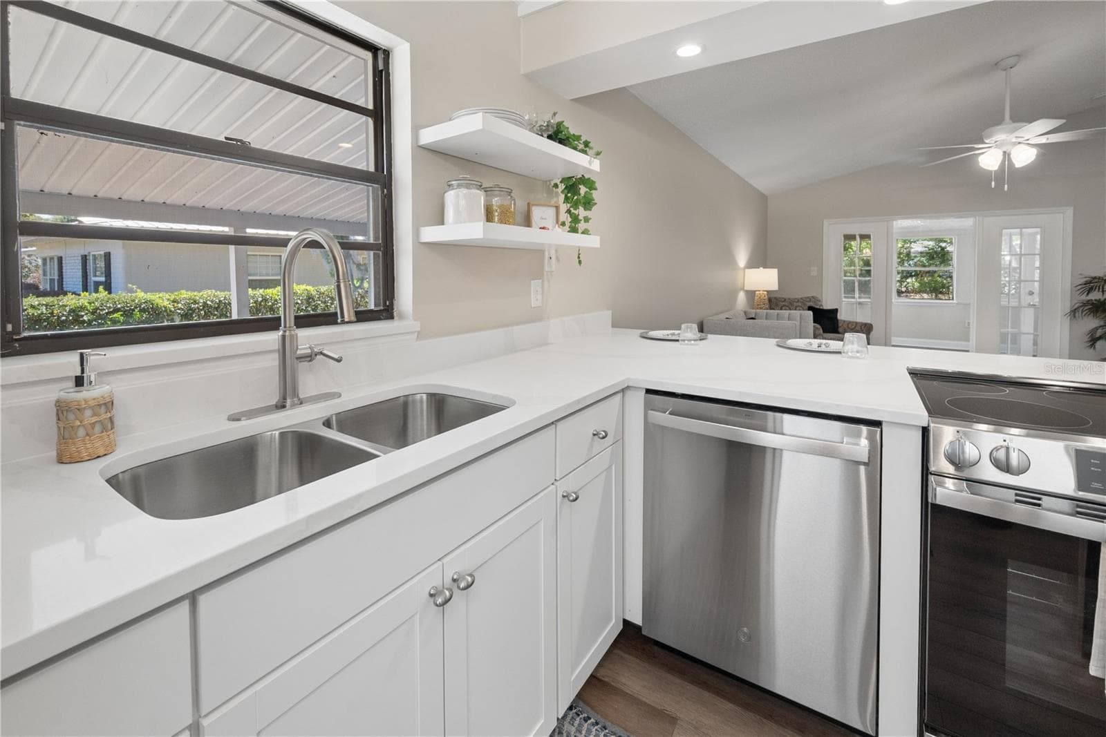 Single Family Residence at 950 S LAWRENCE BLVD, KEYSTONE HEIGHTS, photo 7 of 41