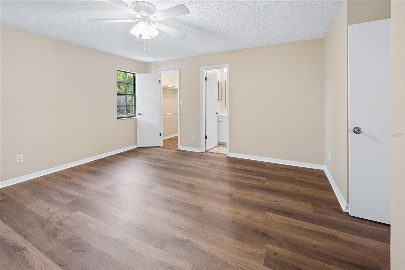 Single Family Residence at 950 S LAWRENCE BLVD, KEYSTONE HEIGHTS, photo 18 of 41