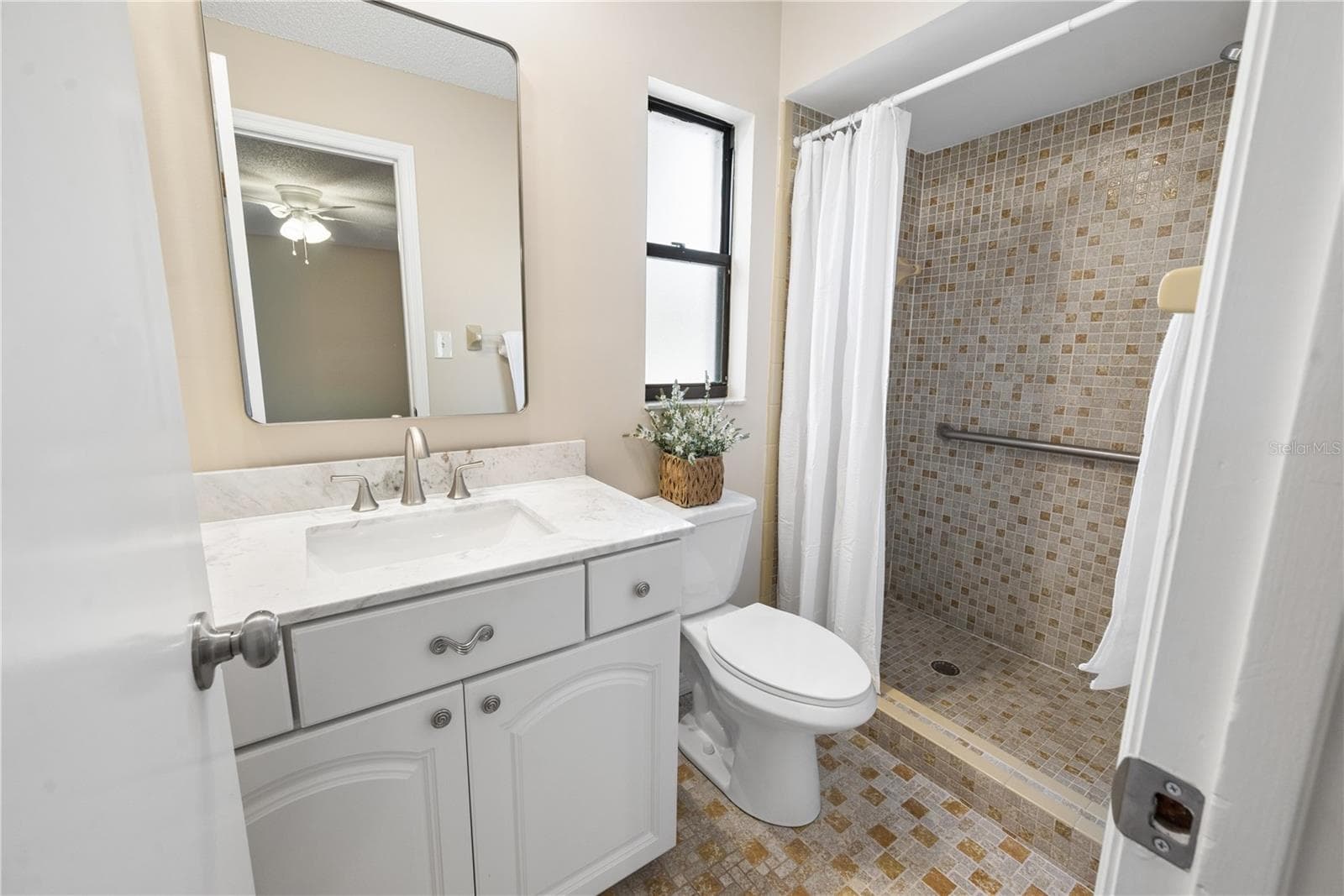 Single Family Residence at 950 S LAWRENCE BLVD, KEYSTONE HEIGHTS, photo 21 of 41