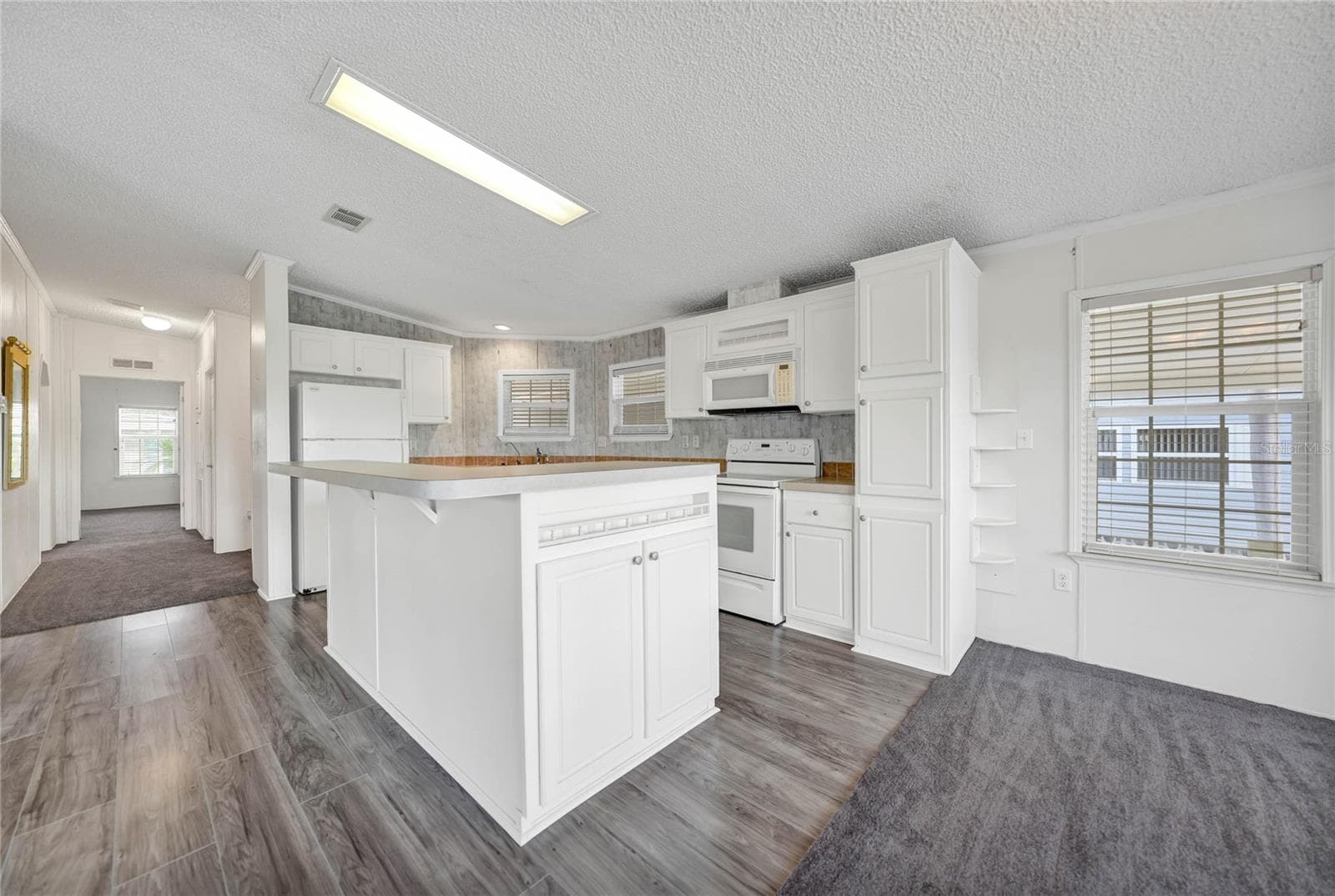 Manufactured Home at 2100 KINGS HWY #206, PORT CHARLOTTE, photo 5 of 28