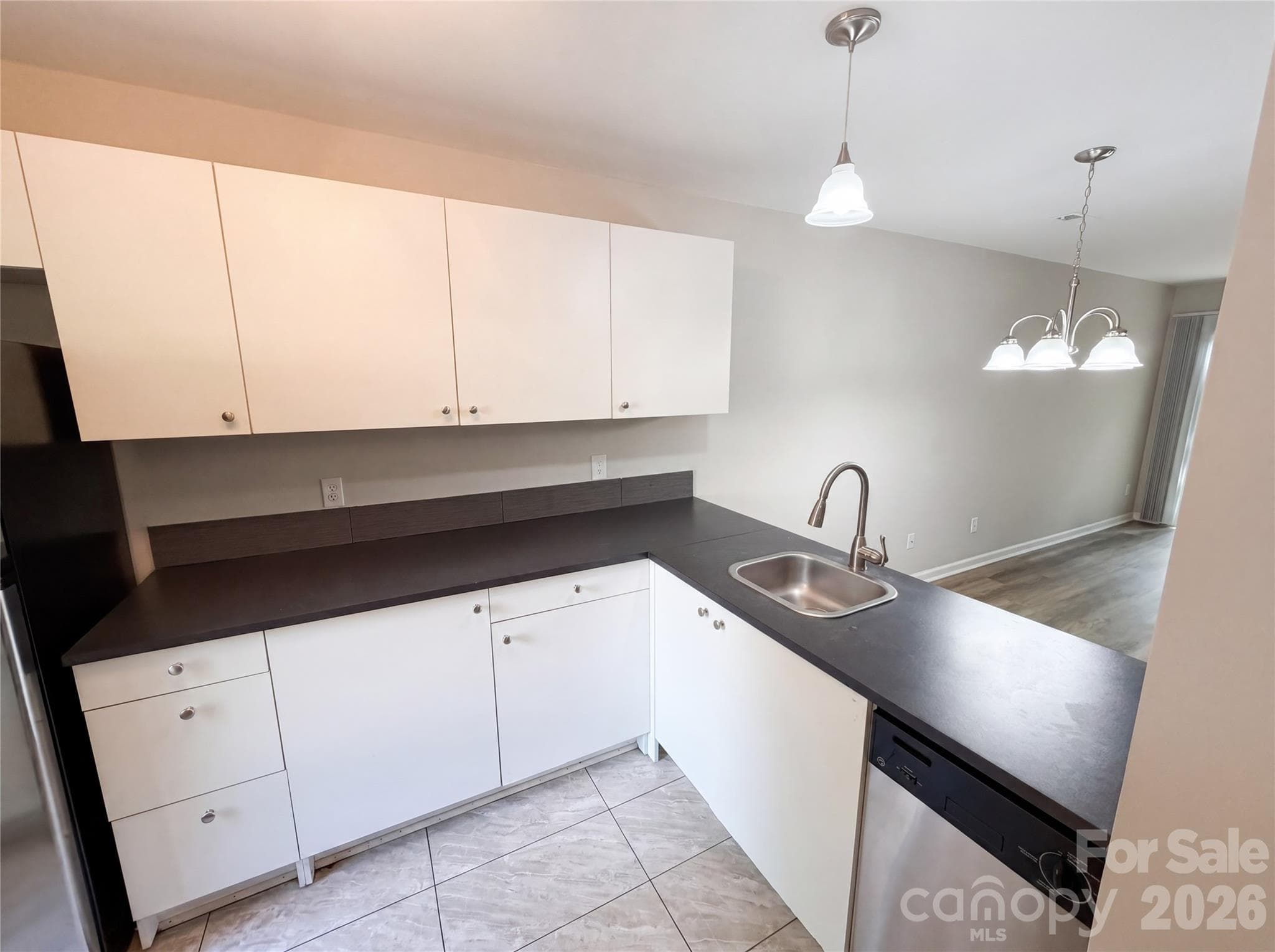 Townhouse at 4037 Briarhill Drive, Charlotte, photo 2 of 18