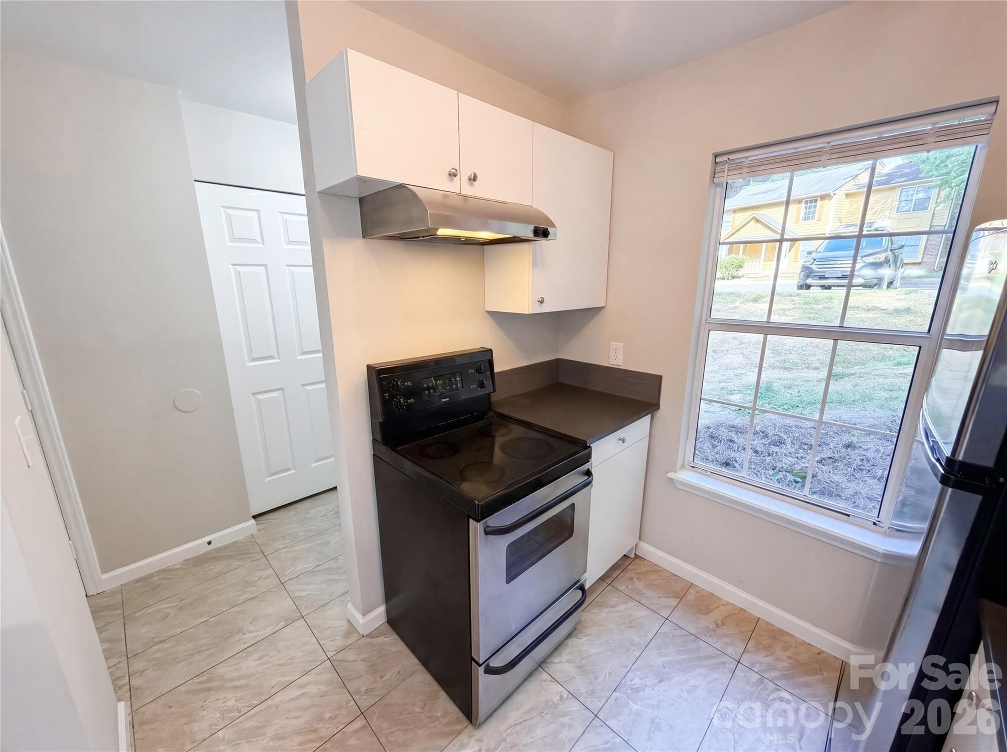 Townhouse at 4037 Briarhill Drive, Charlotte, photo 7 of 18