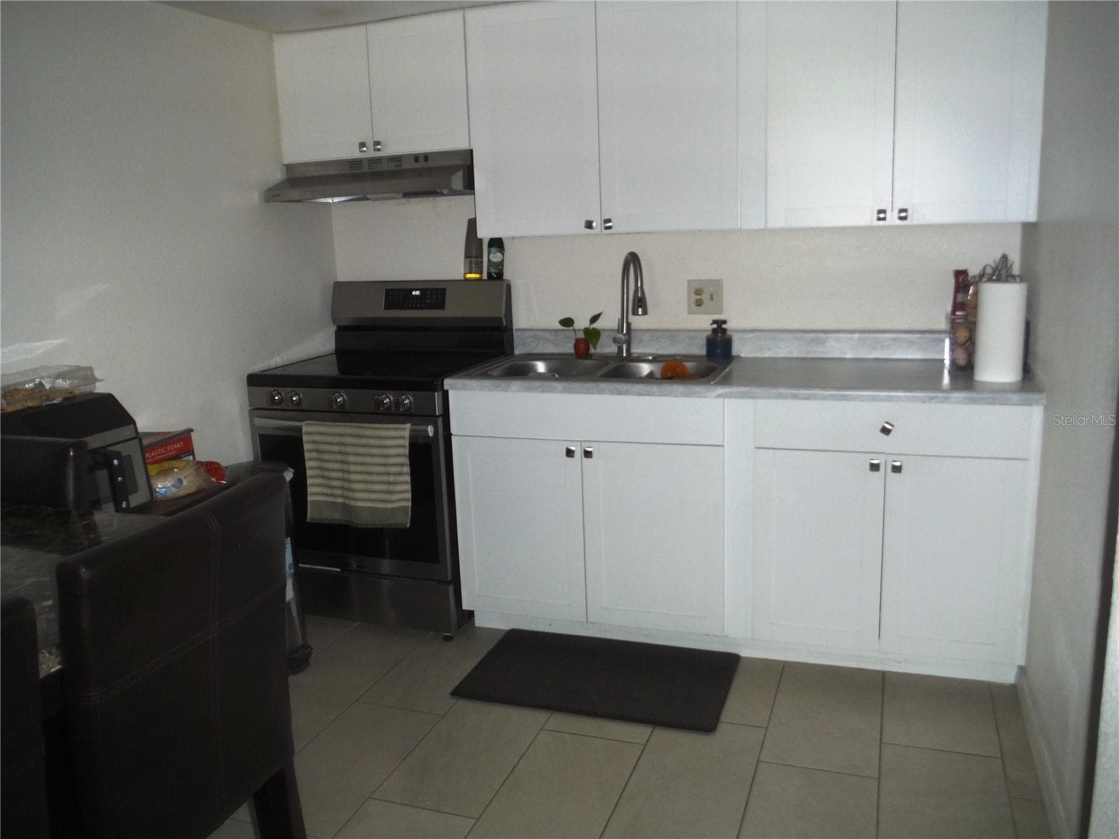 Duplex at 118 LAKE AVE SE, LARGO, photo 13 of 26