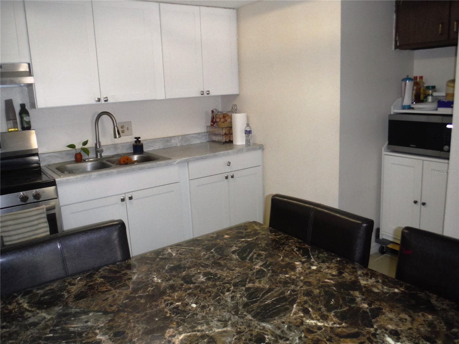Duplex at 118 LAKE AVE SE, LARGO, photo 15 of 26
