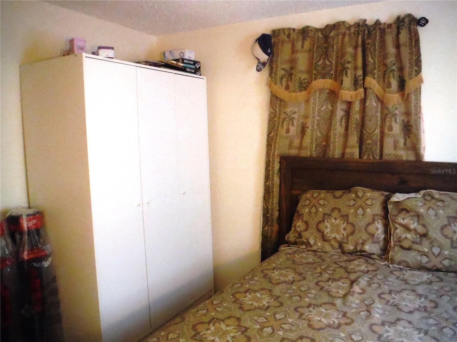 Duplex at 118 LAKE AVE SE, LARGO, photo 25 of 26