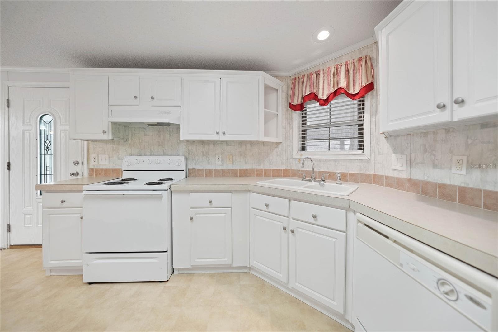 Manufactured Home at 2100 KINGS HWY #517, PORT CHARLOTTE, photo 6 of 40