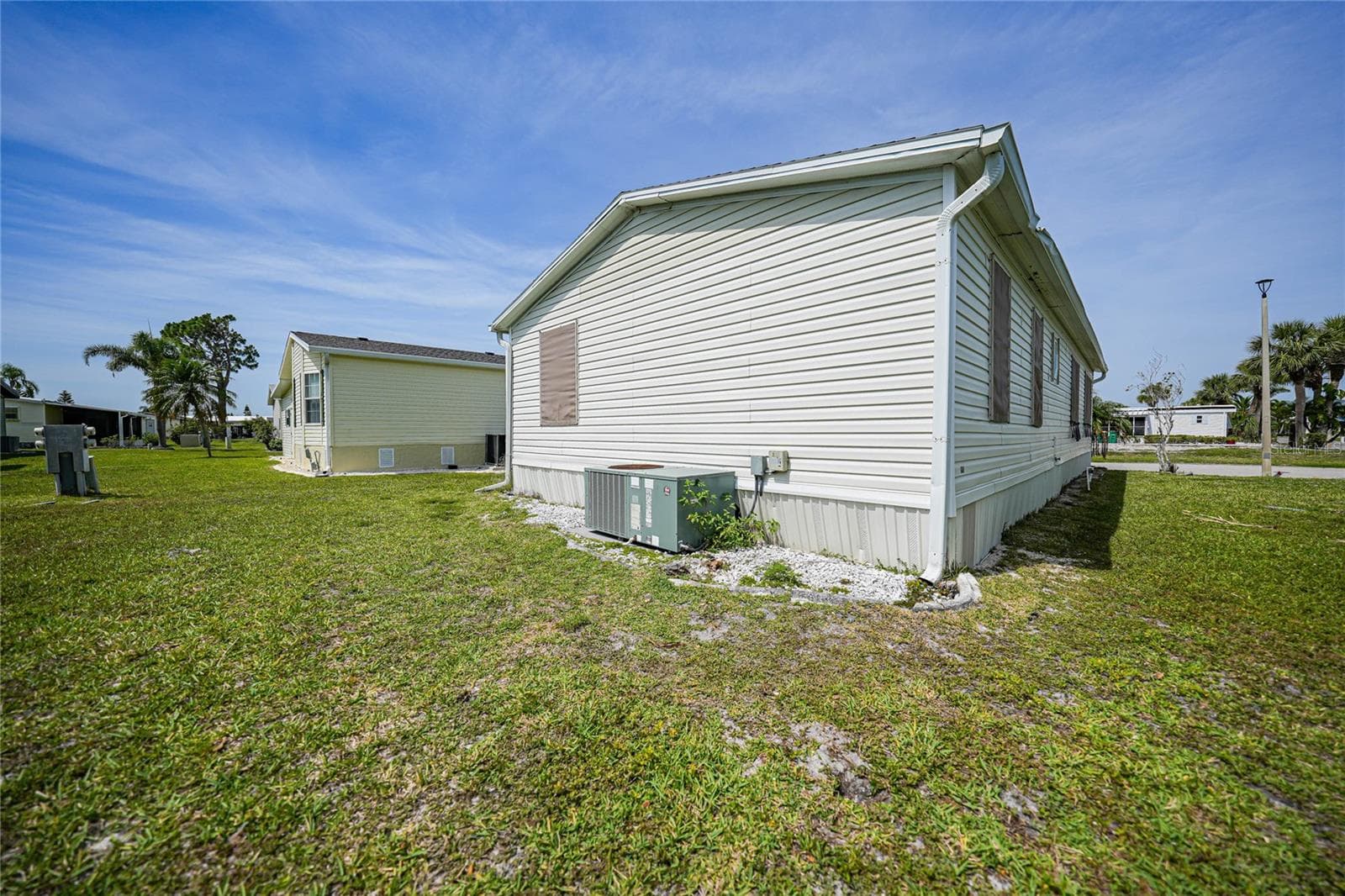Manufactured Home at 2100 KINGS HWY #517, PORT CHARLOTTE, photo 25 of 40