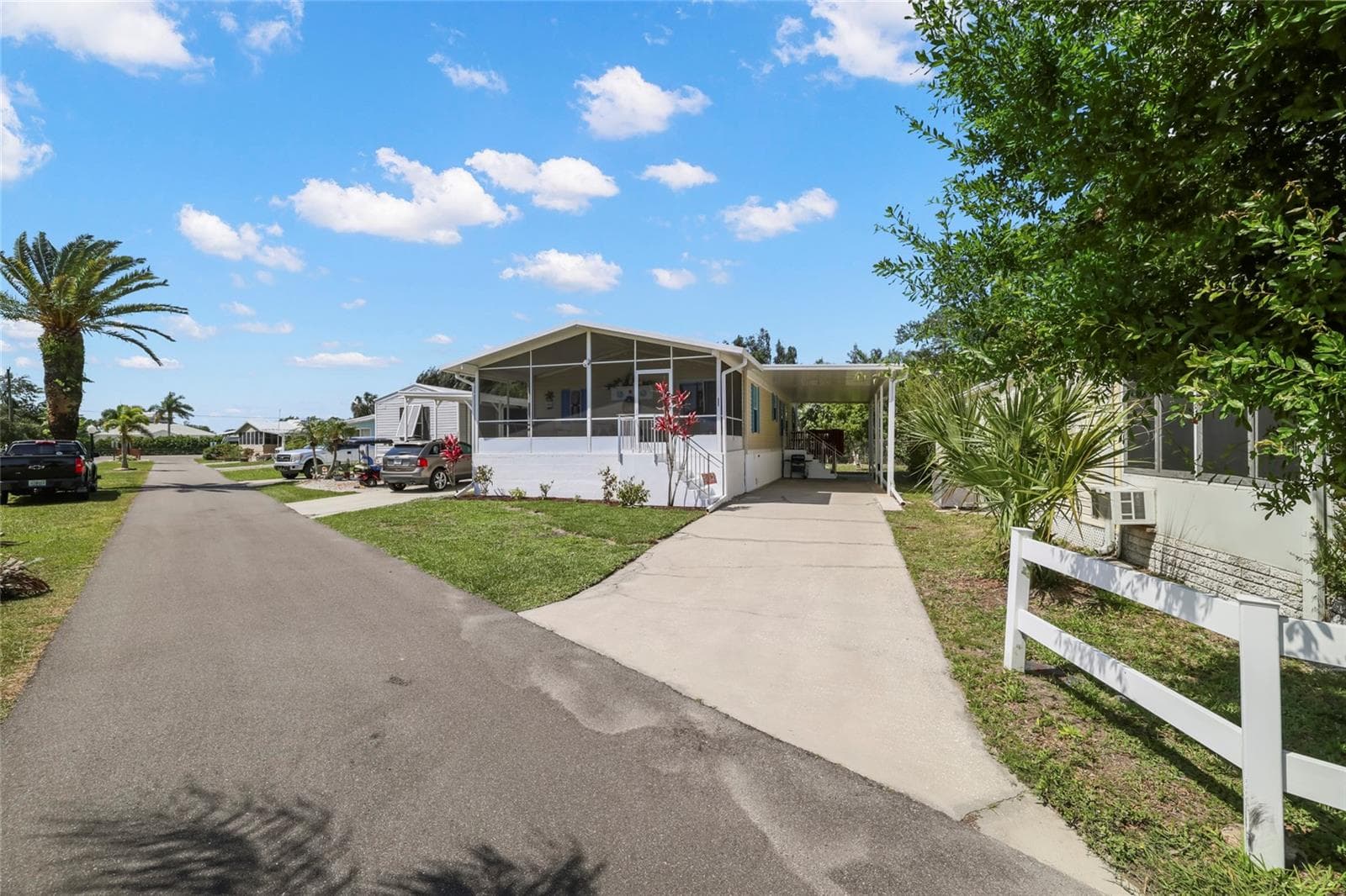 Manufactured Home at 2927 COQUINA ESPLANADE, PUNTA GORDA, photo 6 of 36