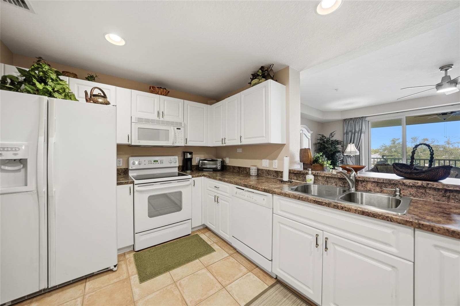 Condominium at 255 W END DR #3306, PUNTA GORDA, photo 9 of 53