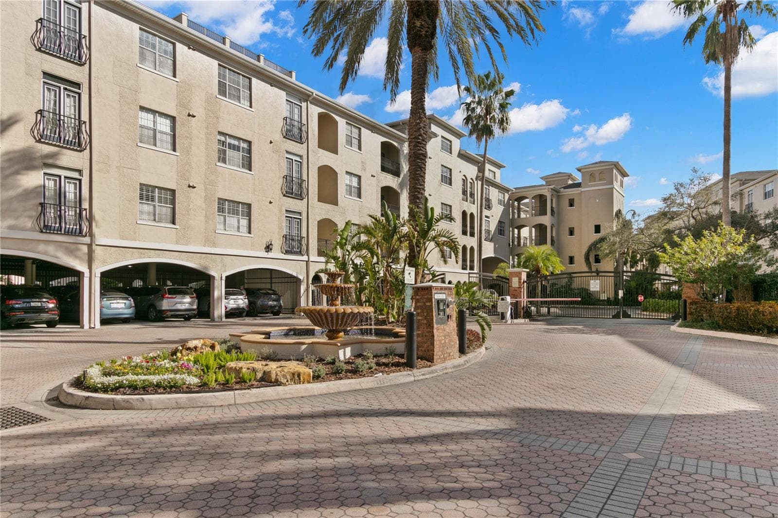 Condominium at 501 KNIGHTS RUN AVE #1310, TAMPA, photo 2 of 33