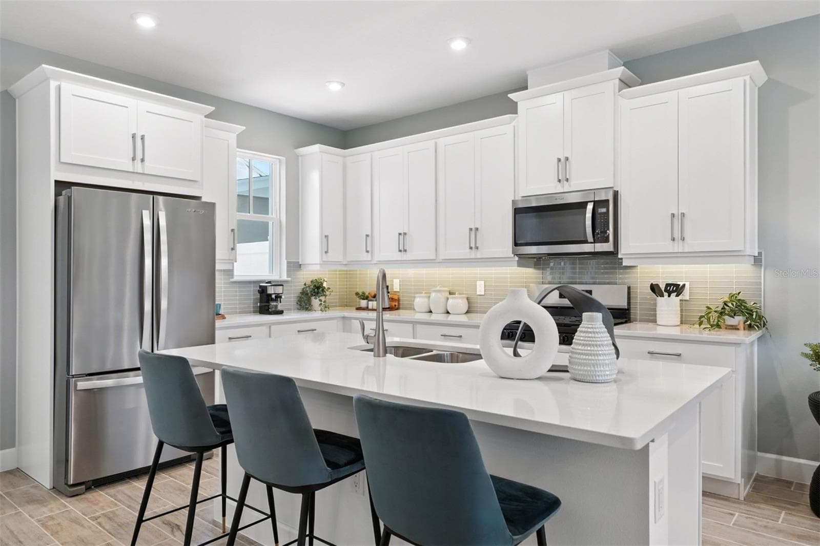 Island Village Amelia Model Kitchen - 1792 HEADLAND LOOP, CELEBRATION