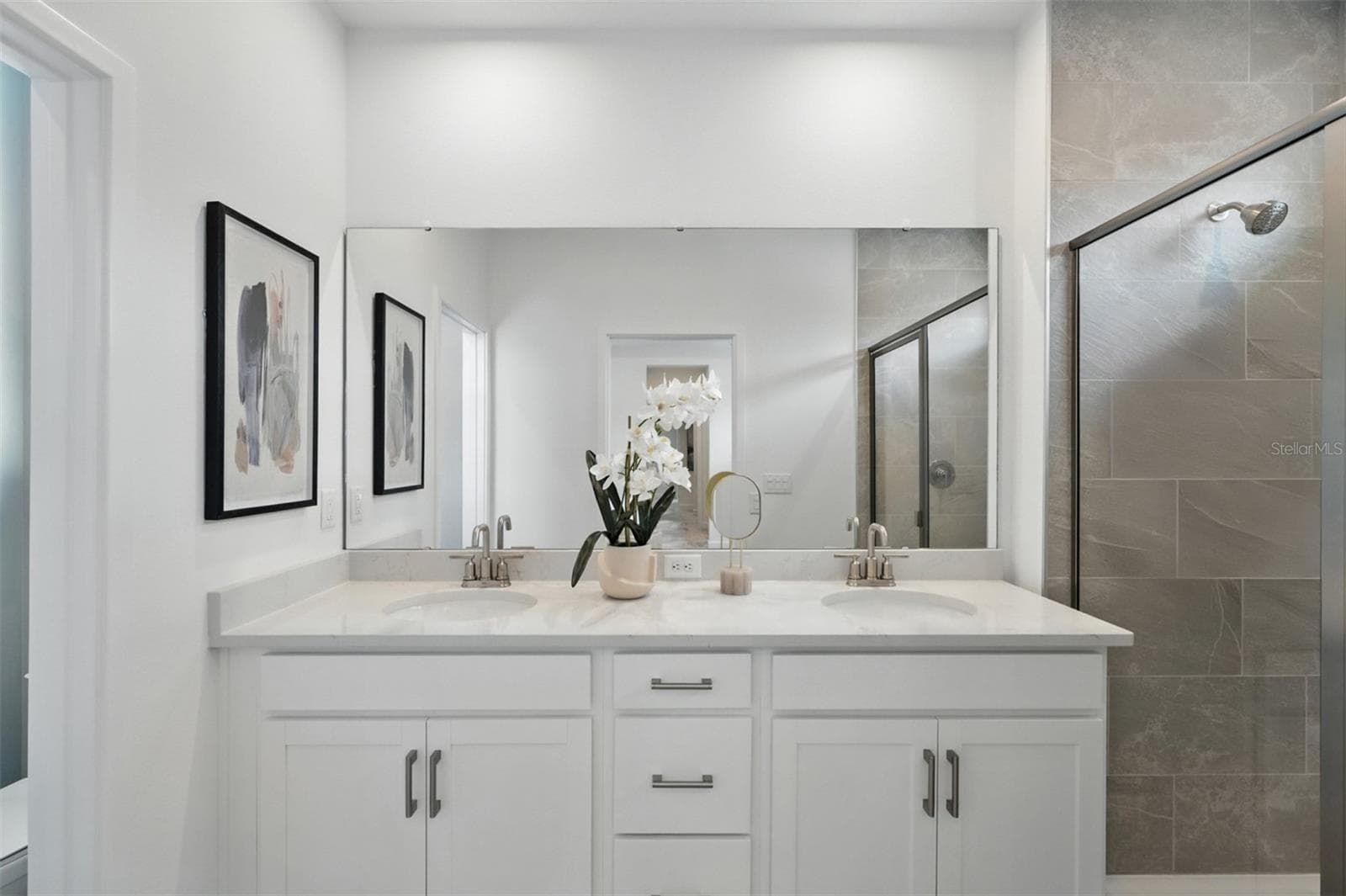 Island Village Amelia Model Primary Bathroom - 1792 HEADLAND LOOP, CELEBRATION