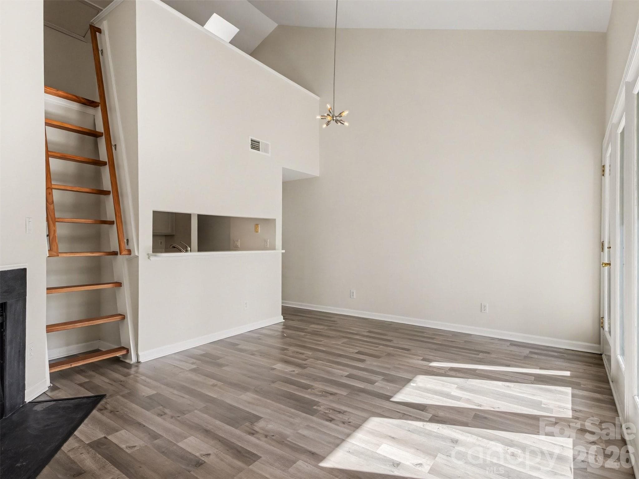 Condominium at 306 S Cedar Street, Charlotte, photo 4 of 30