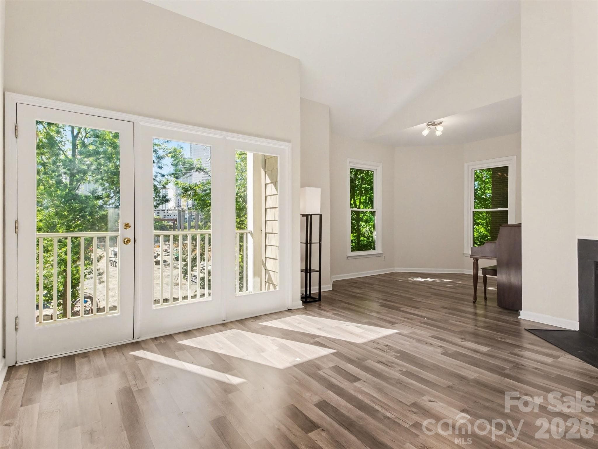 Condominium at 306 S Cedar Street, Charlotte, photo 7 of 30