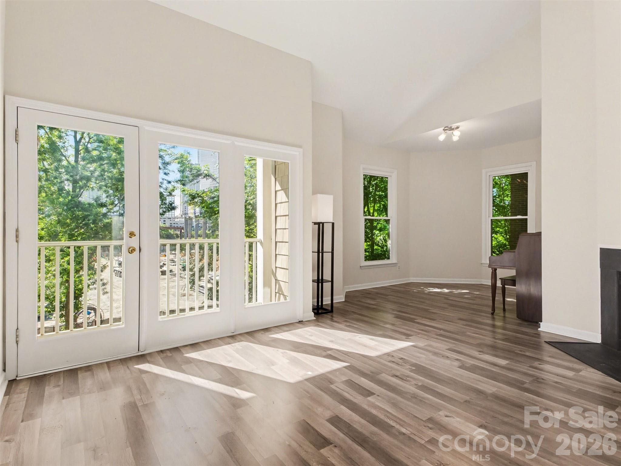 Condominium at 306 S Cedar Street, Charlotte, photo 8 of 30