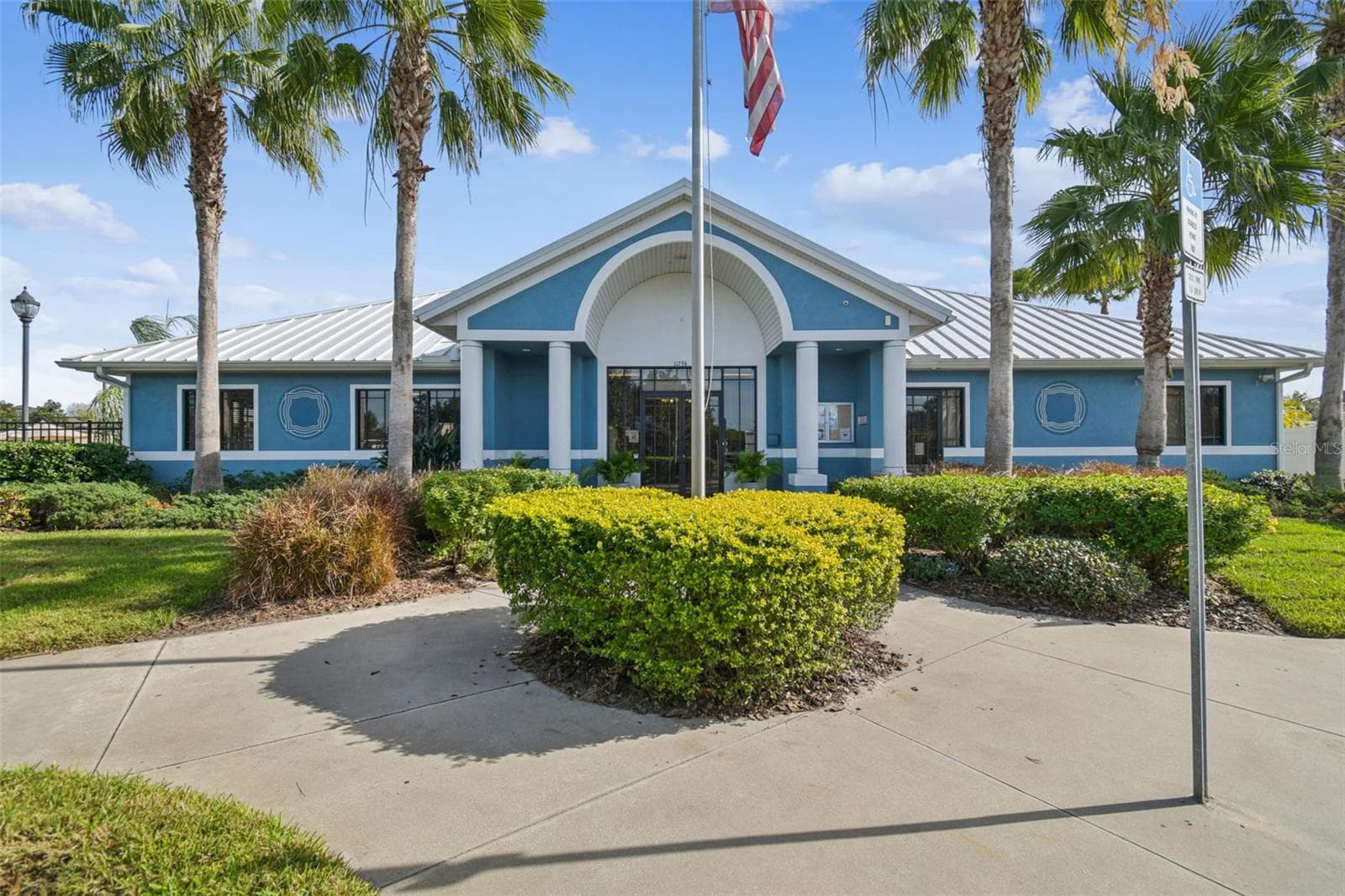 Single Family Residence at 11926 GRAND KEMPSTON DR, GIBSONTON, photo 54 of 57