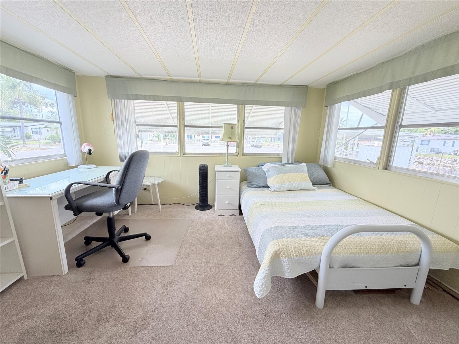 Mobile Home at 2331 BELLEAIR RD #529, CLEARWATER, photo 23 of 52