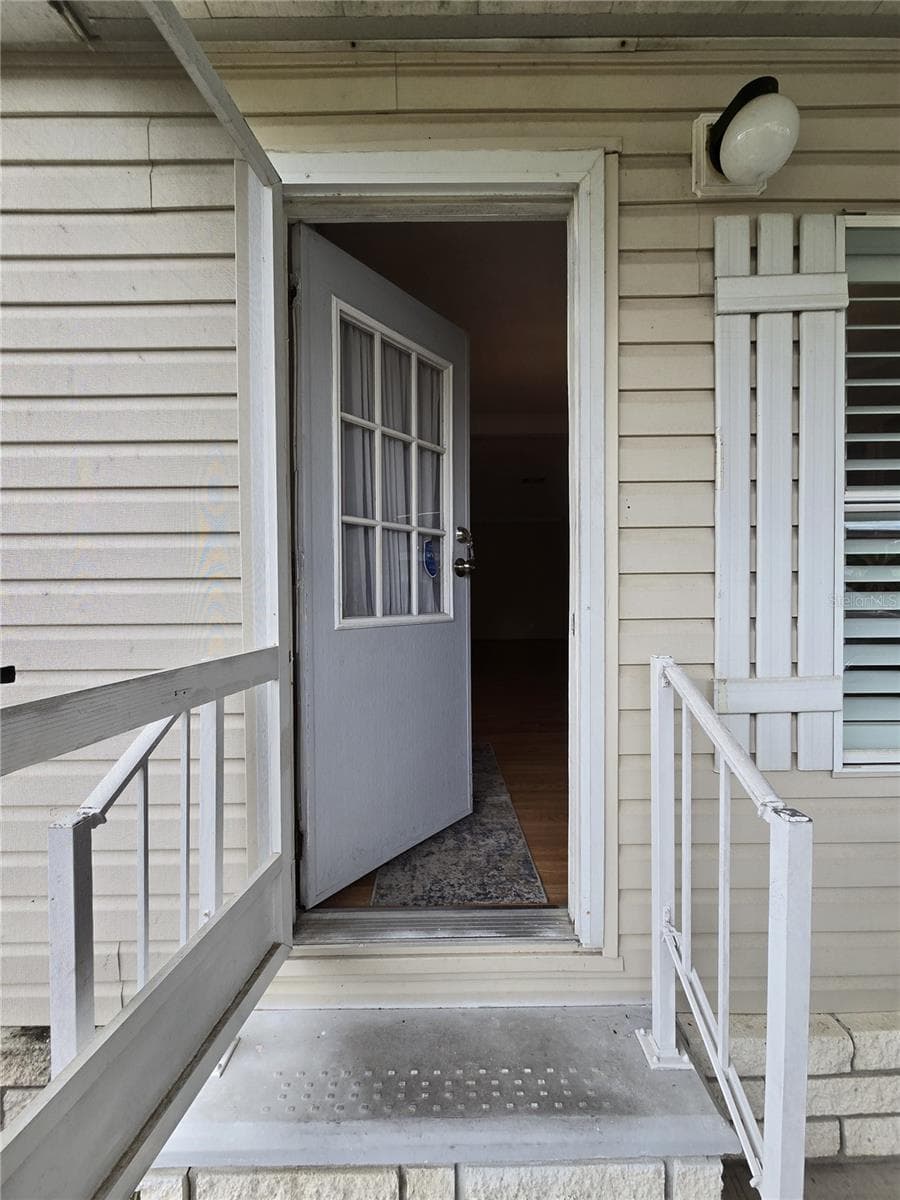 entry - 4122 GREENBLUFF RD #821, ZELLWOOD