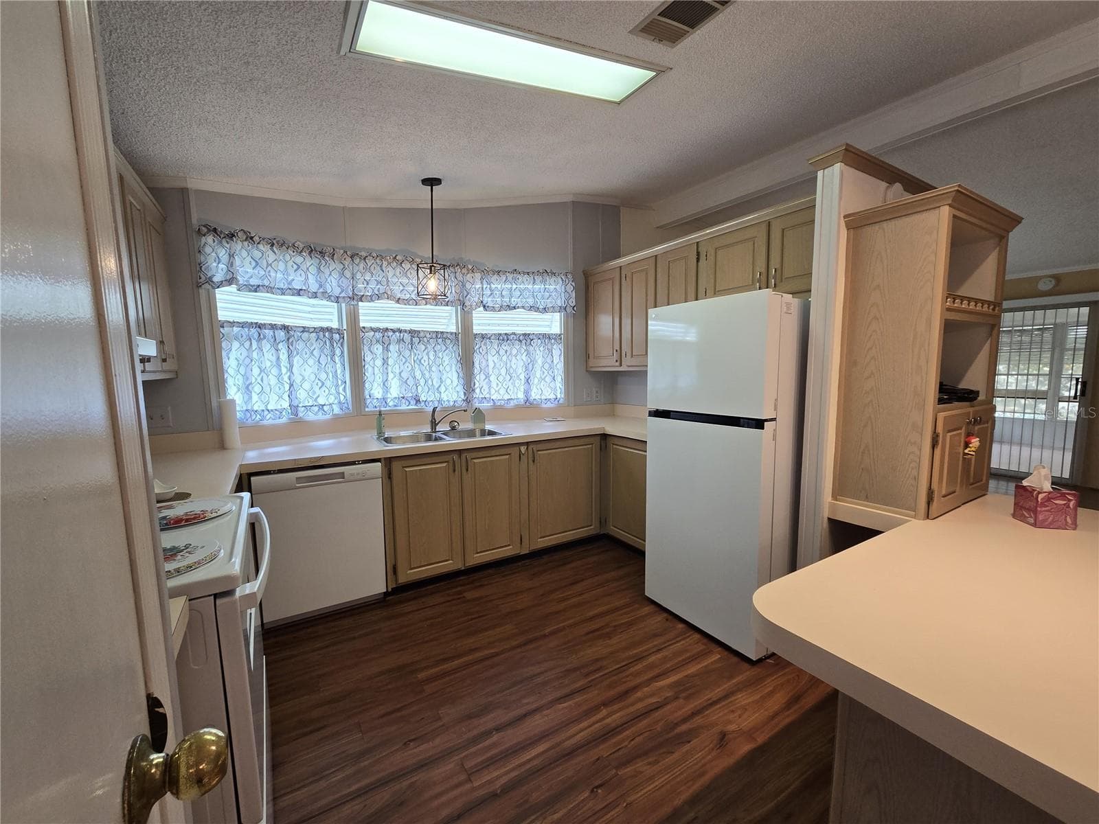 kitchen - 4122 GREENBLUFF RD #821, ZELLWOOD