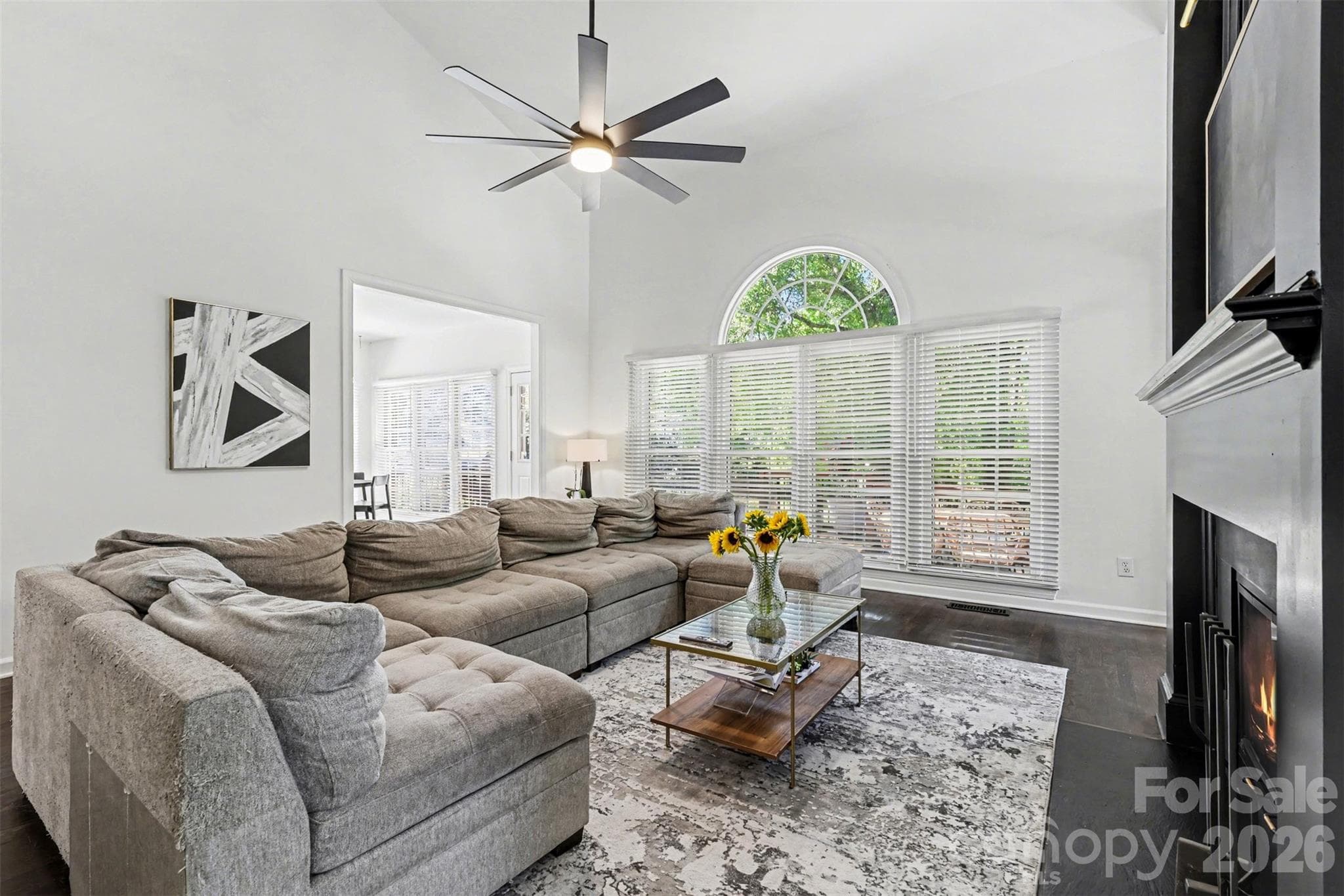 Single Family Residence at 6213 Knightsgate Court, Charlotte, photo 10 of 36