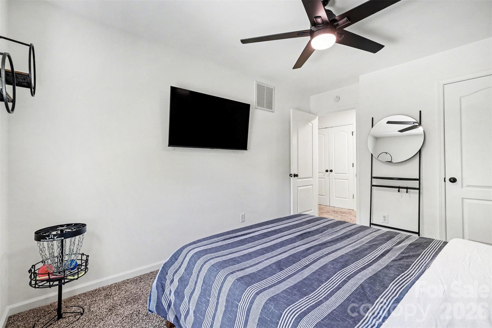 Single Family Residence at 6213 Knightsgate Court, Charlotte, photo 20 of 36