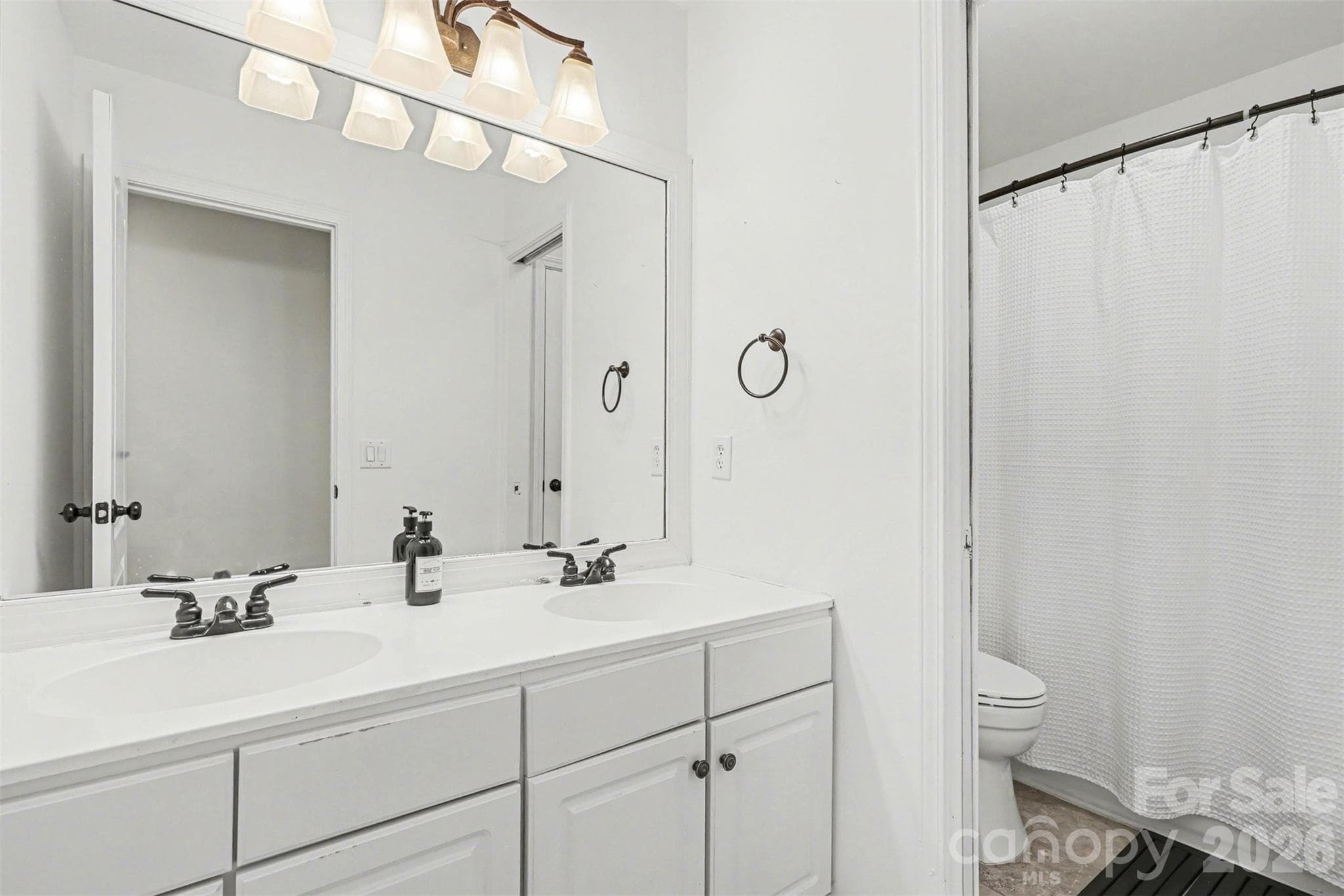Single Family Residence at 6213 Knightsgate Court, Charlotte, photo 23 of 36