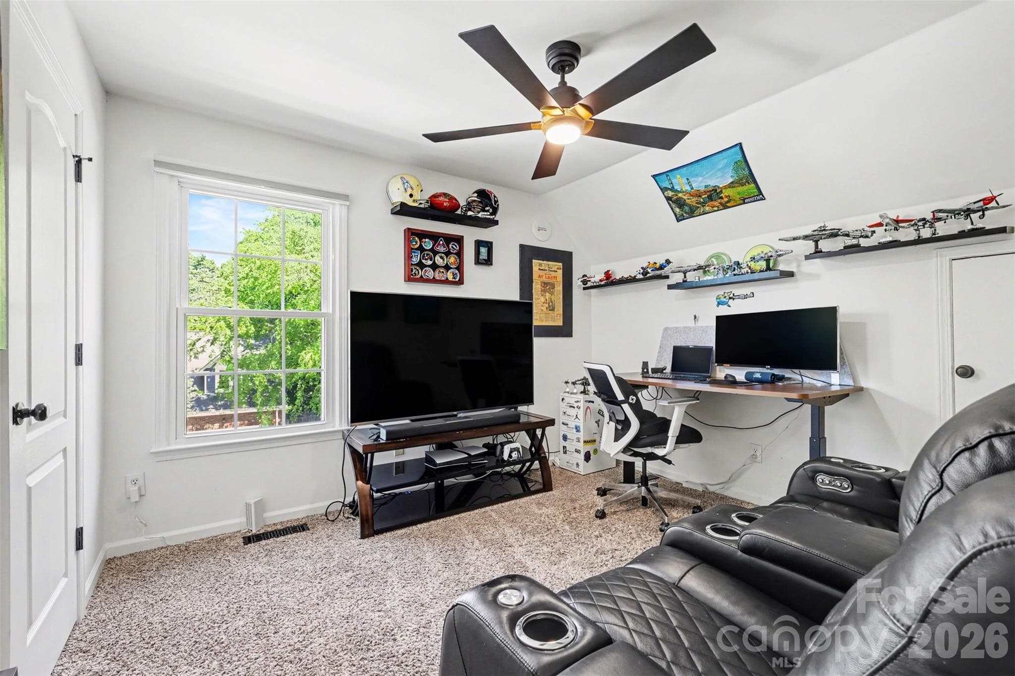 Single Family Residence at 6213 Knightsgate Court, Charlotte, photo 24 of 36