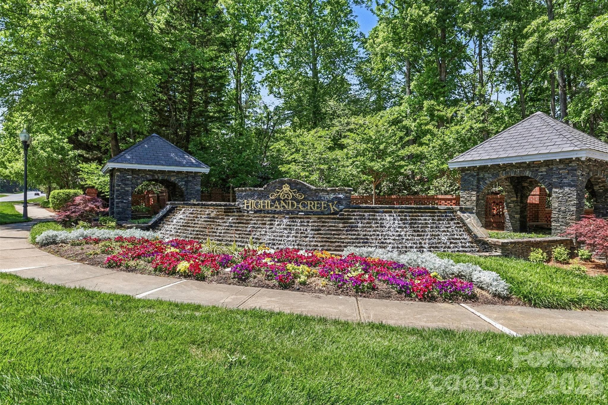 Single Family Residence at 6213 Knightsgate Court, Charlotte, photo 31 of 36