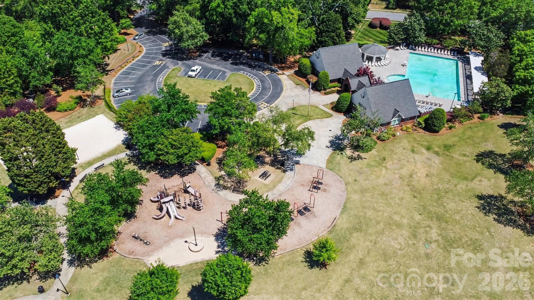 Single Family Residence at 6213 Knightsgate Court, Charlotte, photo 34 of 36