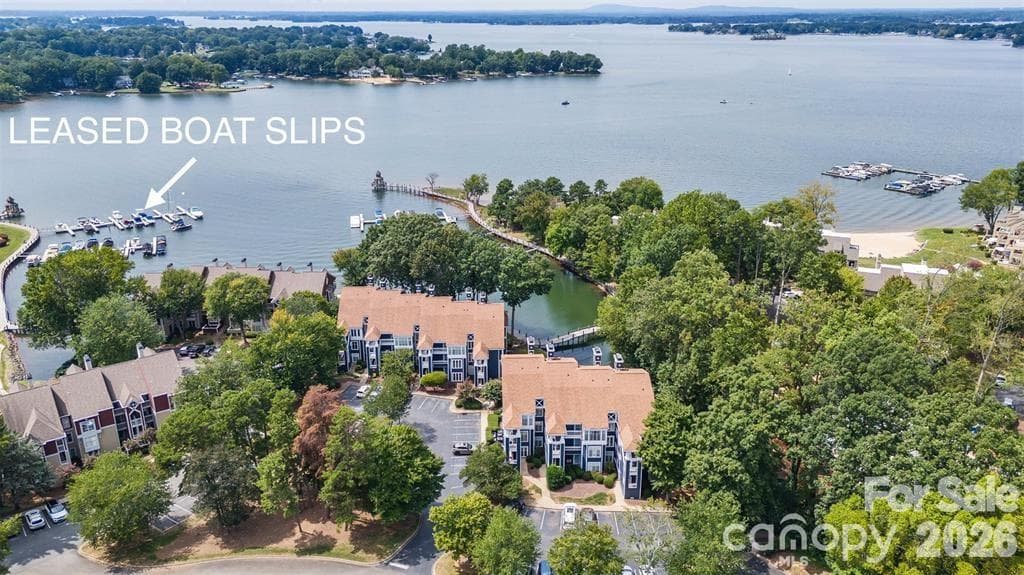 Condominium at Davidson, photo 2 of 26
