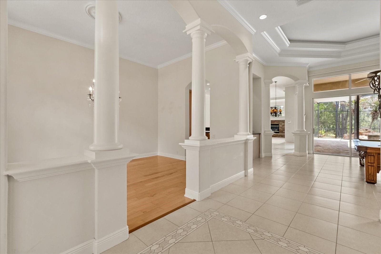 Single Family Residence at 420 VALLEY STREAM DR, GENEVA, photo 9 of 57