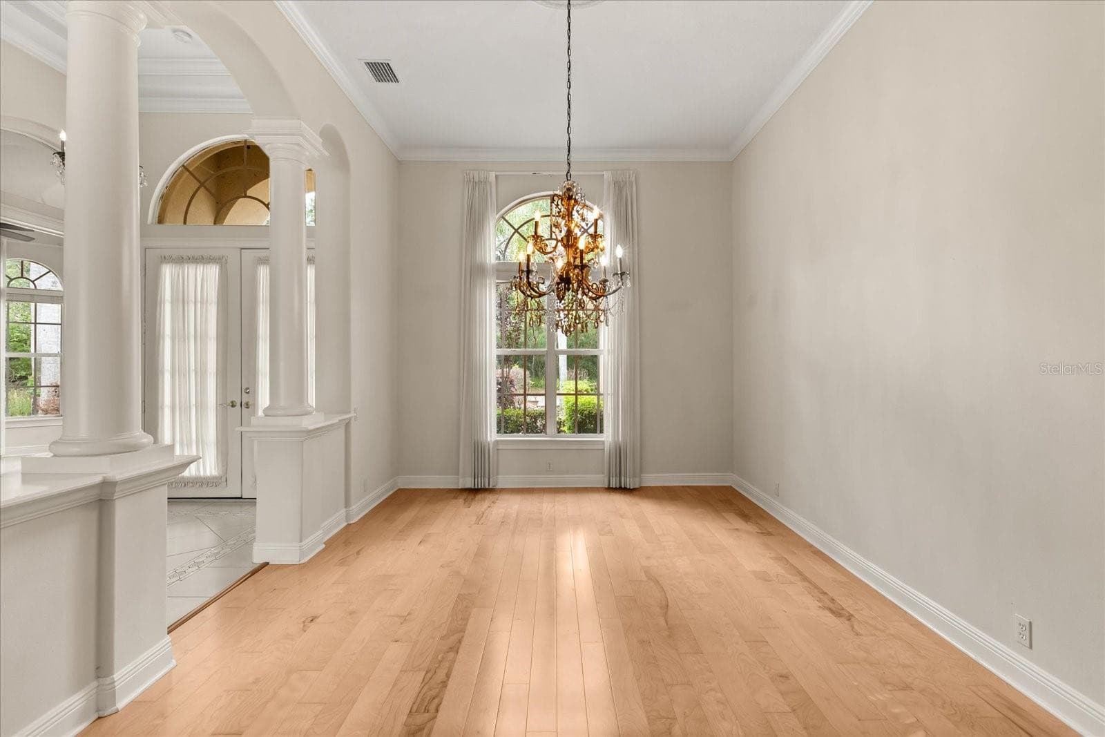 Single Family Residence at 420 VALLEY STREAM DR, GENEVA, photo 6 of 57