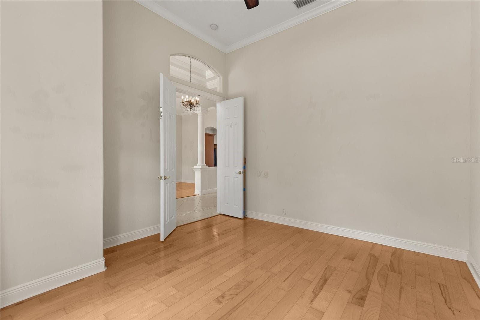 Single Family Residence at 420 VALLEY STREAM DR, GENEVA, photo 12 of 57