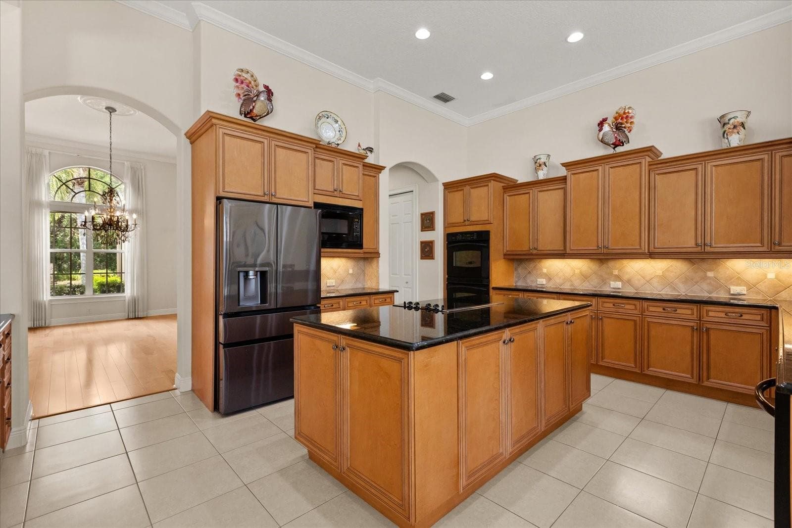 Single Family Residence at 420 VALLEY STREAM DR, GENEVA, photo 14 of 57